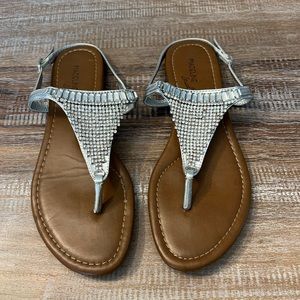 Madeline Woman Sandals Size 8.5